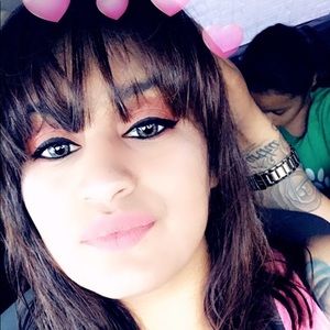 Meet your Posher, Roxanne